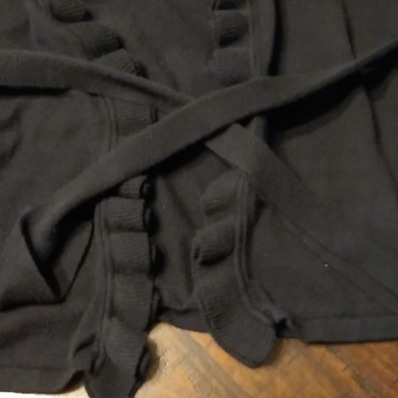 Kristin Davis Black Ruffles and Wrap cardi… - Picture 3 of 5